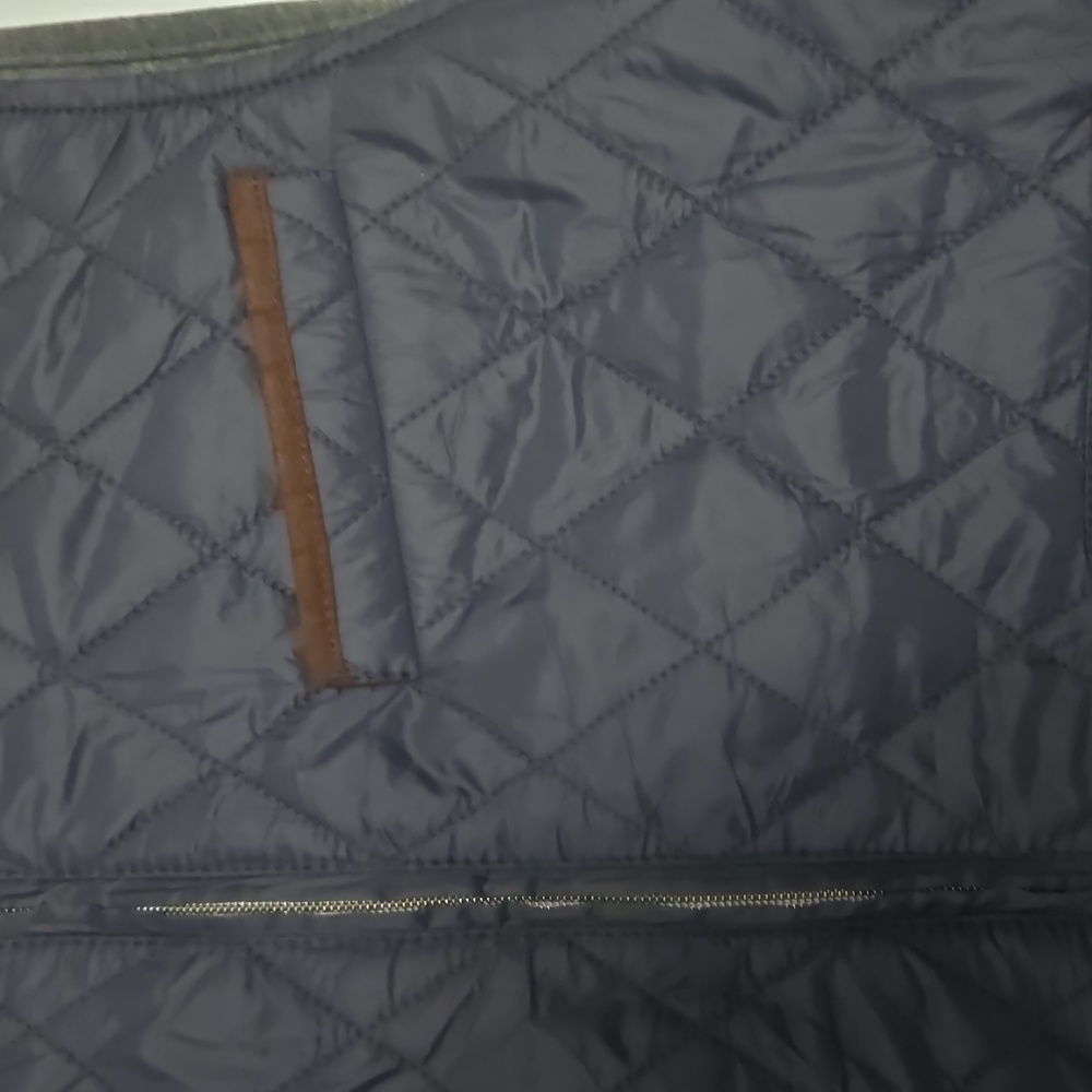 Vest - Picture 3 of 11